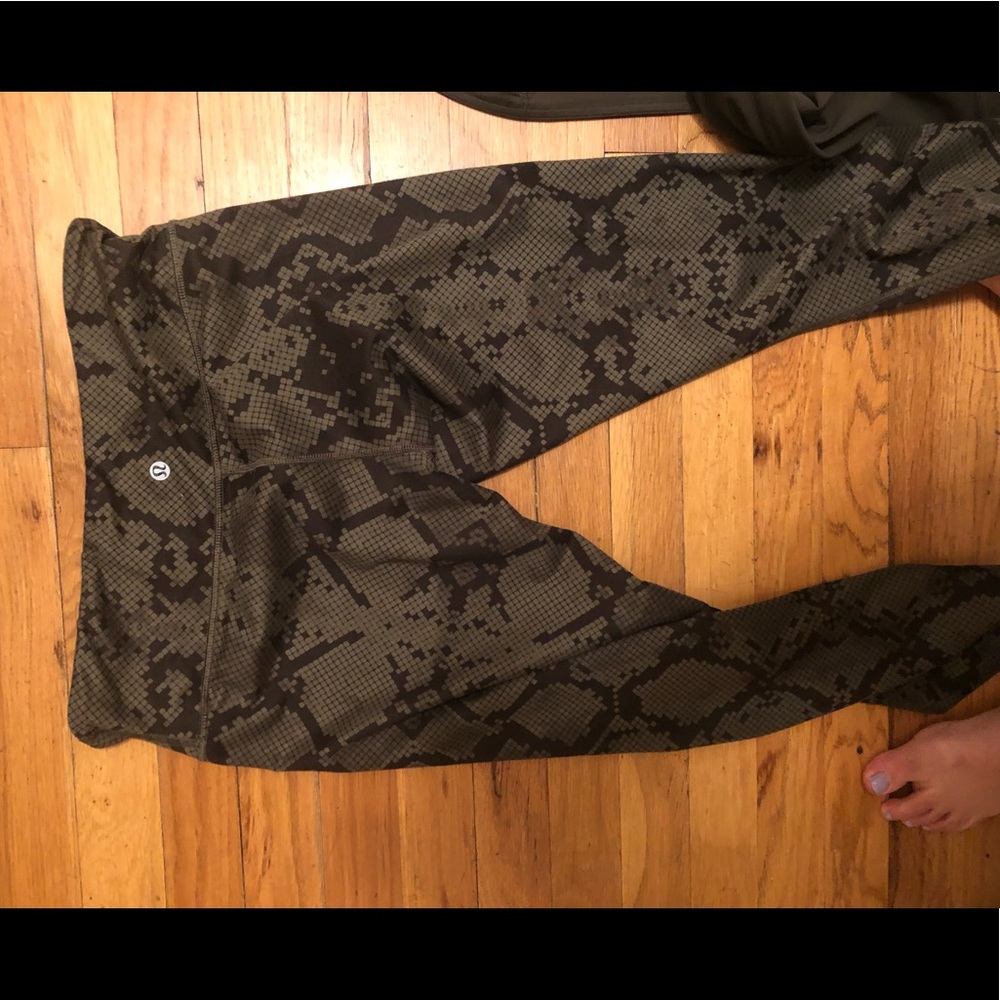 Lululemon snake skin olive legging